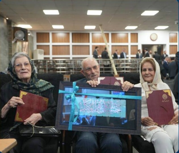 ۵۰ سال وکالت در یک قاب؛ پیشکسوتان کانون وکلای مرکز از خاطرات ماندگار گفتند/ تجلیل از وکیل، تقدیر از عدالت است