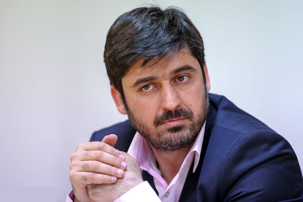 پیشنهاد یک حقوقدان: ارائه خدمات به کشتی‌های عبوری از تنگه هرمز به جای دریافت عوارض را دنبال کنیم