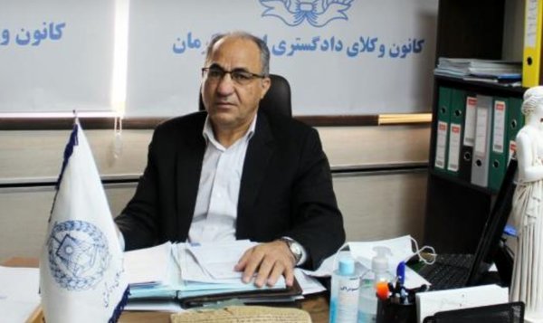 نهادی که خود فاقد استقلال کامل و دریافت کننده تایید نهادهای امنیتی وابسته به قوه قضاییه است، چگونه وکیل مستقل تربیت کند؟