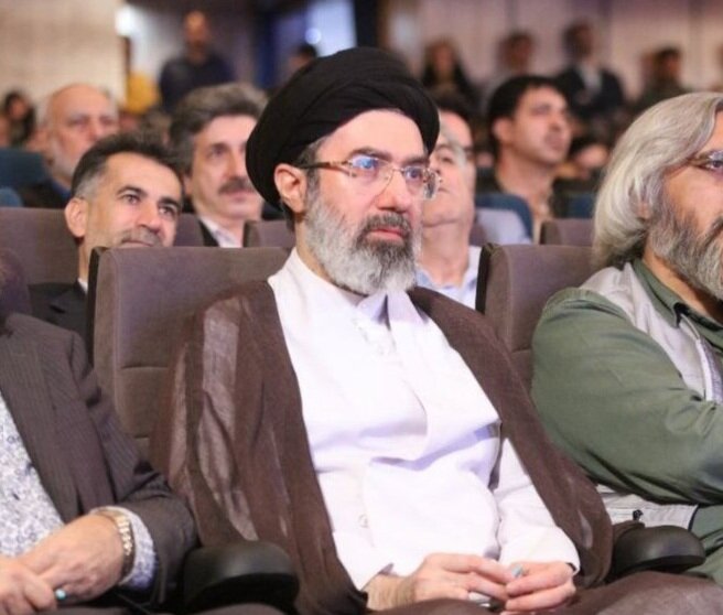 تعیین جایزه ۱۰ میلیون دلار برای اطلاعات رهبر انقلاب