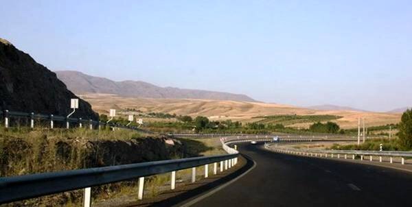 مسدود شدن یک جاده شریانی/برف و باران در 4 استان