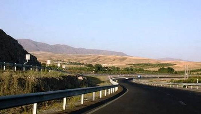مسدود شدن یک جاده شریانی/برف و باران در 4 استان