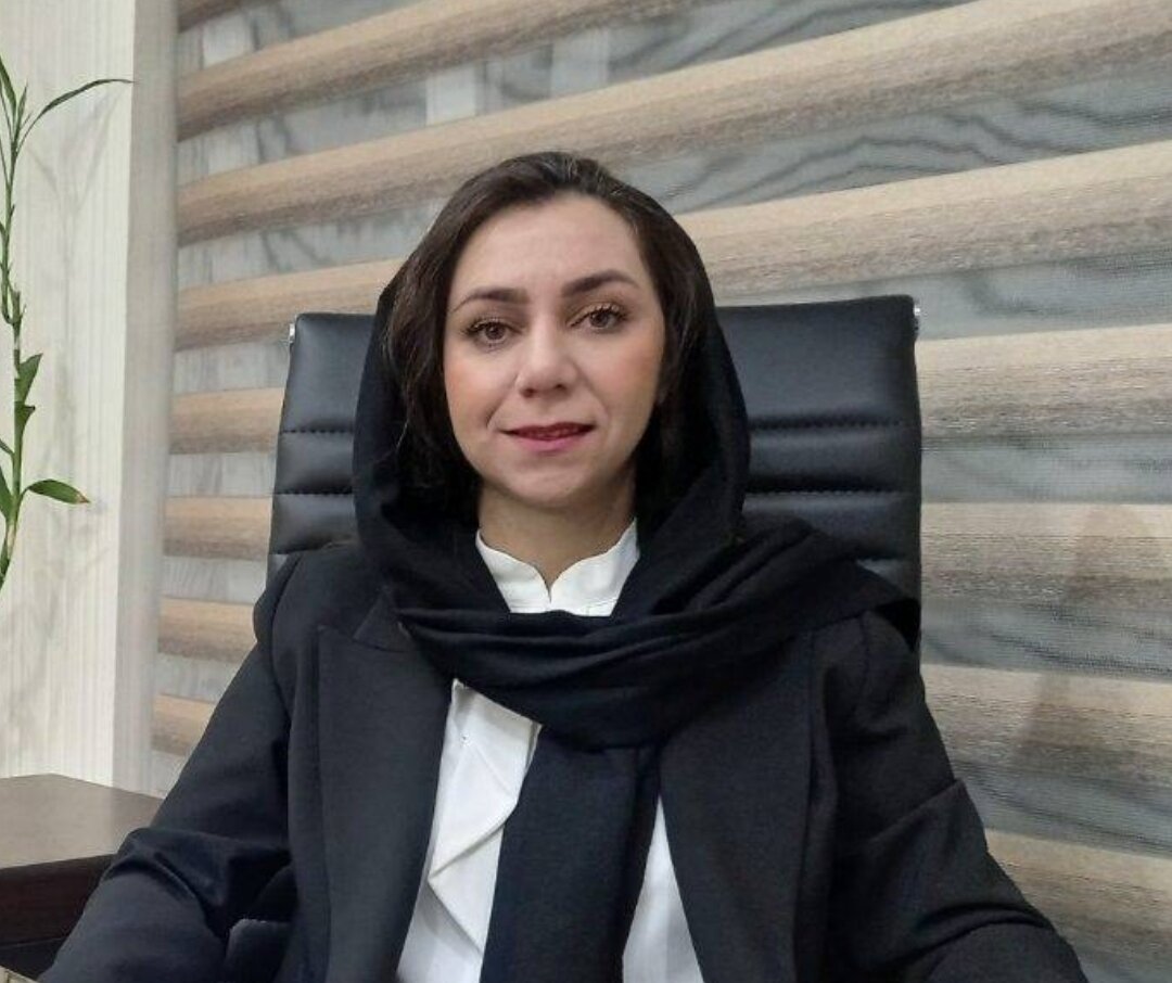 و او از جادوی عشق پرده برداشت