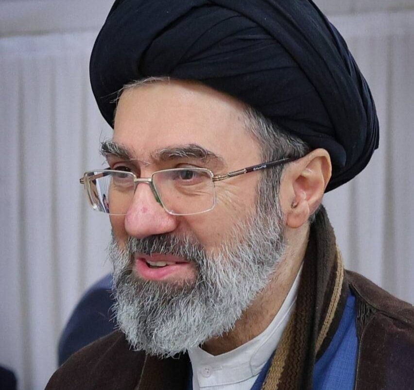پیام رهبر معظم انقلاب اسلامی به مناسبت گرامیداشت روز جمهوری اسلامی ایران و روز طبیعت
