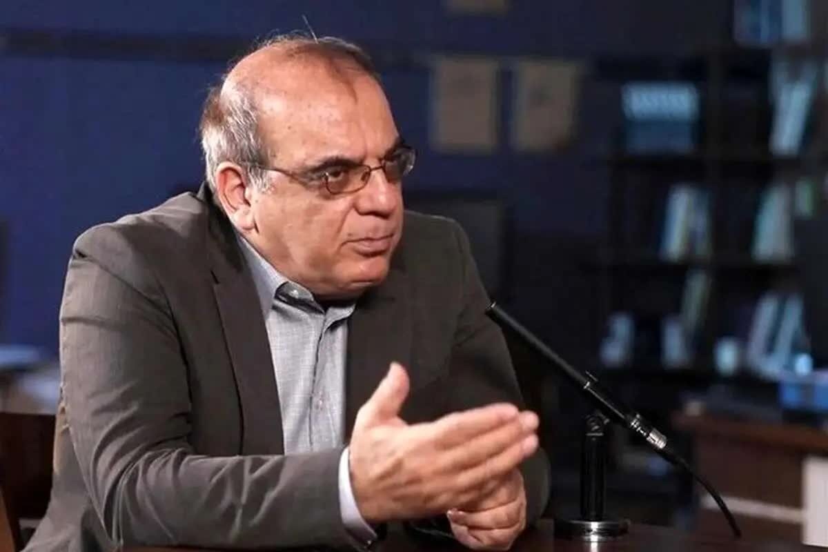 عباس عبدی سه ماه از فعالیت رسانه‌ای منع شد, او 800 شاکی دارد