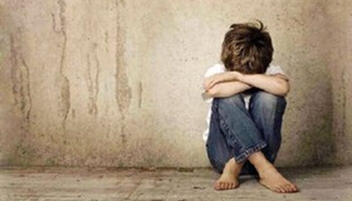 چه زمانی برای کودک‌مان به دنبال خدمات سلامت روان باشیم؟