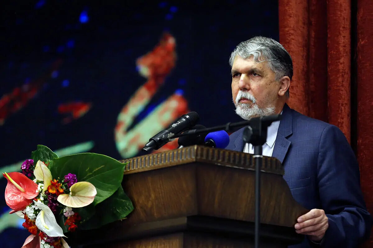 ببینید | شعار "مرگ بر منافق" تندروها برای اخلال در سخنرانی وزیر ارشاد