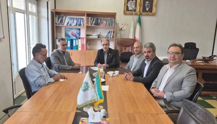 برگزاری نشست مشترک کانون وکلای دادگستری استان مرکزی و اداره امور مالیاتی