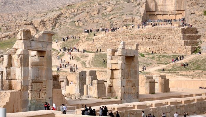 تعطیلی حافظیه، تخت جمشید و دیگر مکان‌های تاریخی در تحویل سال