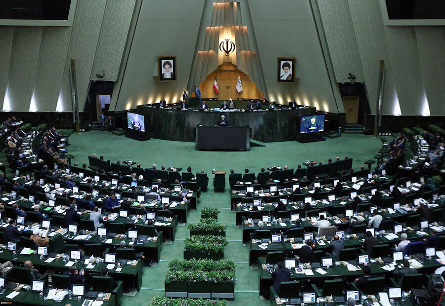 ابوترابی: آئین‌نامه داخلی مجلس اجازه رای‌گیری در جلسات آنلاین را نمی‌دهد