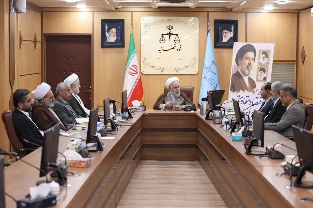 دادستان کل کشور: برای مقابله با فشارهای دشمن، باید رویکرد «اقتصاد جنگی» اتخاذ شود