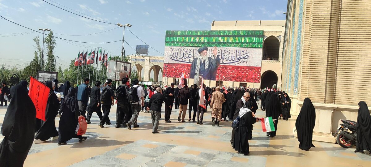  عزاداران امام شهید در مصلی؛ ادای احترام مردم عزادار به پیکر مطهر شهدای انقلاب