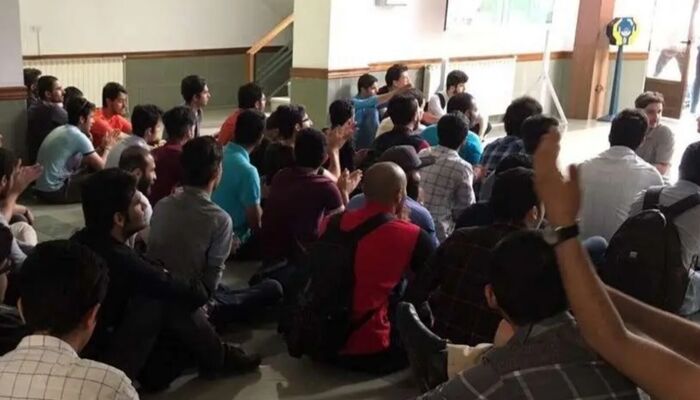 محرومیت از تحصیل ۱۸۰ دانشجو با یک پیامک: حق ندارید وارد دانشگاه شوید!