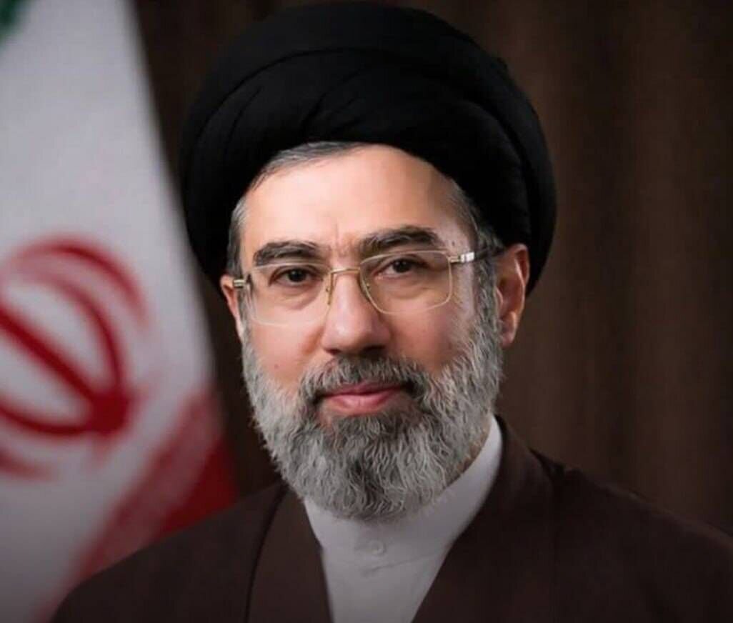 رهبر معظم انقلاب: همگان با ایستادگی و روشن‌بینی و حفظ وحدت و انسجام و اعتماد متقابل و همصدایی نکردن با دشمن نقشه شوم او را خنثی نمایند