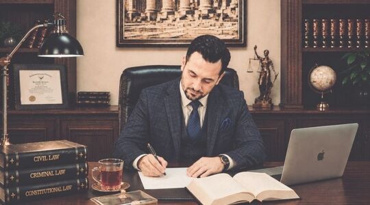 وکالت تخصصی دعاوی پزشکی؛ نقطه تلاقی دو حیطه بزرگ علم