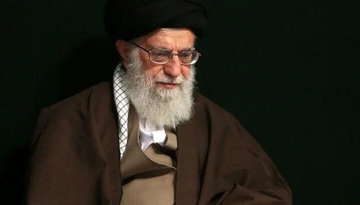 همسر رهبر شهید انقلاب در قید حیات هستند