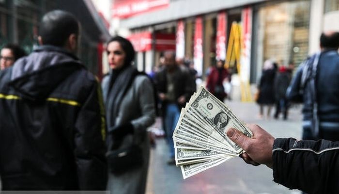 قیمت‌های نجومی ارز در بازار آزاد/ دلار 181 هزار تومان را رد کرد