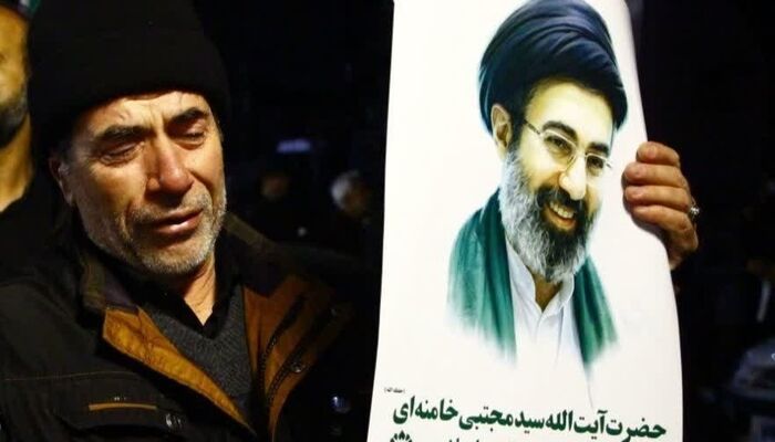 جزییات روند معرفی سومین رهبر انقلاب اسلامی: آیت‌الله سیدمجتبی خامنه‌ای، کشف یا انتخاب شدند؟
