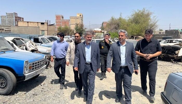 دادستان کرمان بر انتقال فوری خودروهای توقیفی مواد مخدر به پارکینگ شورای هماهنگی مبارزه با مواد مخدر تأکید کرد