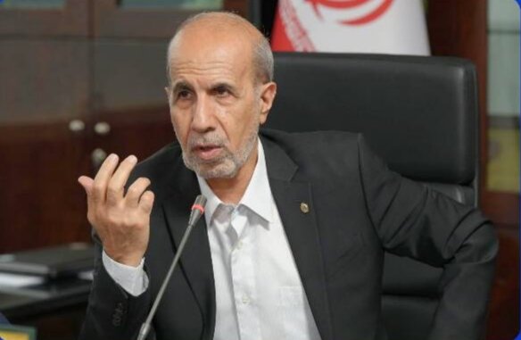 لابی برخی قضات و نمایندگان برای پروانه وکالت کانون/ قاضی سلب‌صلاحیت‌شده، شایستگی وکالت ندارد