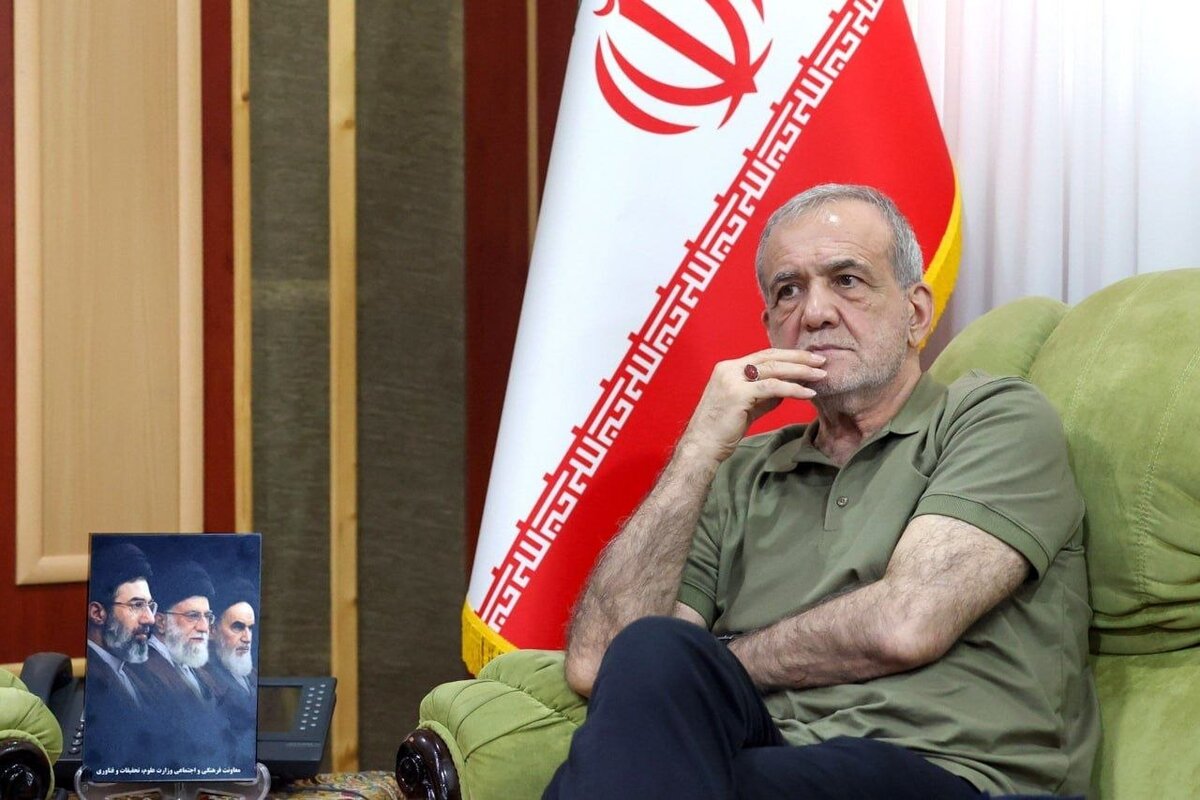 آستین پیراهن رئیس جمهور و دکمه تقوای گزینش