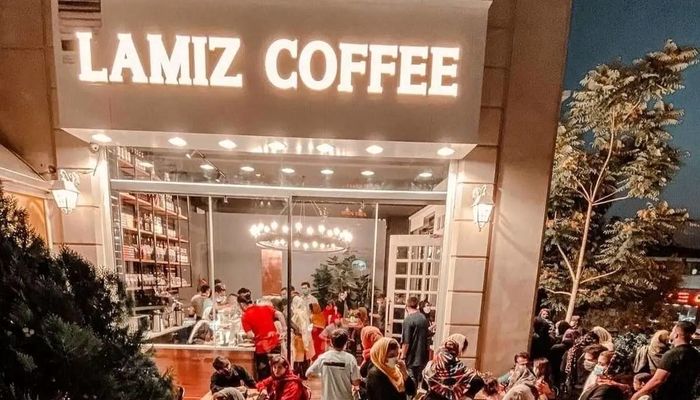 تمام شعب "کافه لمیز" در تهران با دستور مقام قضایی پلمب شد