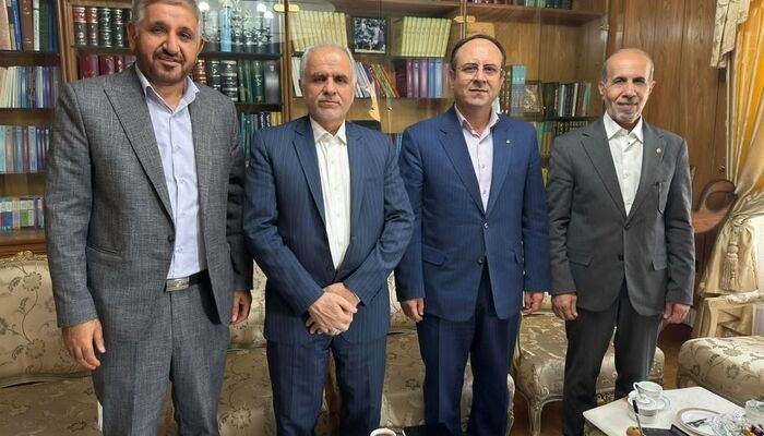تقدیر وزیر دادگستری از اقدامات کانون وکلای مرکز در جنگ تحمیلی