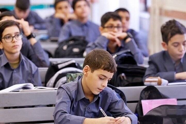 کلاس بیش از ۳۵ نفر در مدارس ممنوع شد