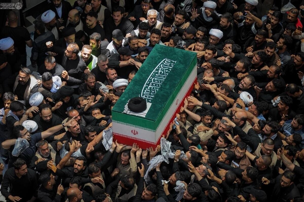 پیکر رهبر شهید انقلاب در جوار امام رضا(ع) به خاک سپرده شد