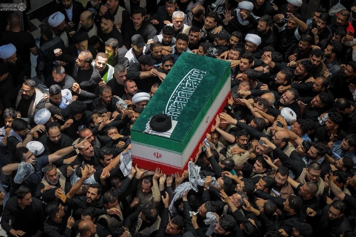 پیکر رهبر شهید انقلاب در جوار امام رضا(ع) به خاک سپرده شد
