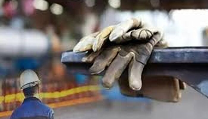 در شرایط جنگی، کارگران و کارمندان را بیکار نکنید