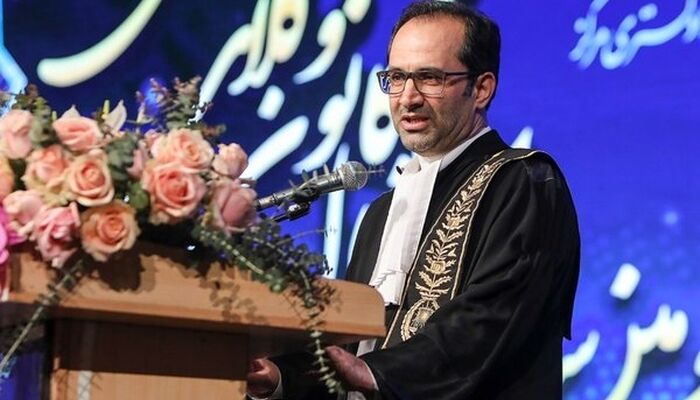 فصل سوم می‌تواند پژواکی قدرتمند برای انعکاس صدای ملت باشد