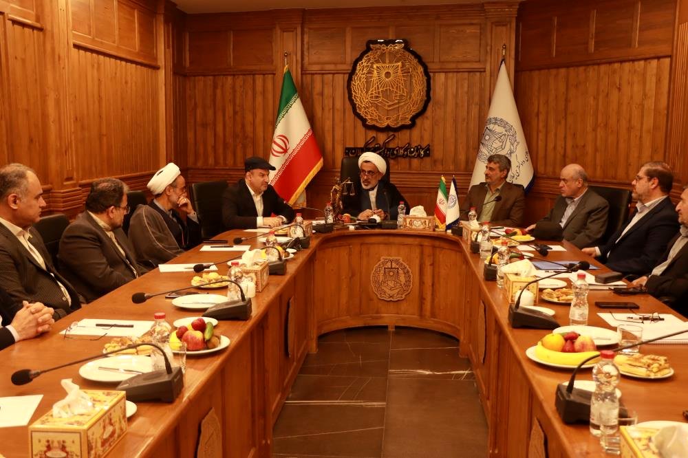 دیوار بین وکلا و قضات کوتاه شود