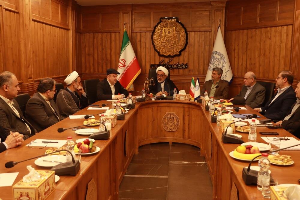 دیوار بین وکلا و قضات کوتاه شود