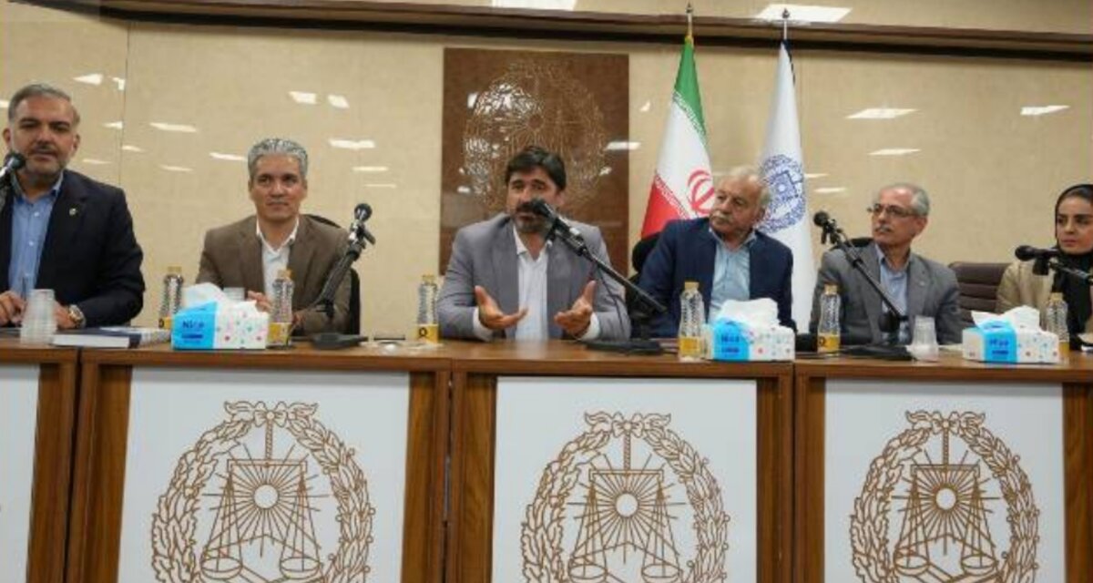 آئین دادرسی انتظامی کانون وکلای مرکز تدوین شد